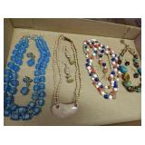 COLLECTIBLES PLUS AUCTION