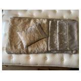 Queen Comforter Plus