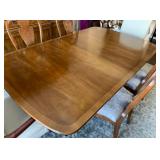 HENREDON Dining Table and 6 Chairs