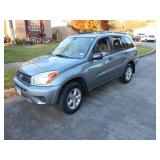 Beautiful 2005 ravv 4  with 5 speed manual transmission