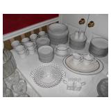 set of china for your Christmas dinnerbeau