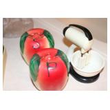 Vintage Salt and Pepper Shackers