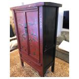 Actual TV Show Propr / Armoire