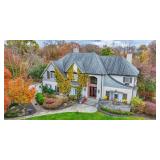 STUNNING - LARGE HOUSE - Art - Fine Furniture - AND  MORE!