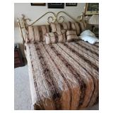 King Size Bed /Adjustable 2 twin mattresses 