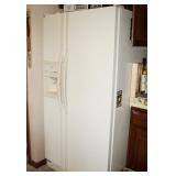 Very nice Whirlpool fridge 