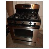 GE LIKE NEW GAS RANGE