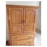 Nice oak bedroom suite