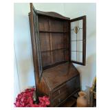 CONTENTS FROM MULTI-MILLION DOLLAR BAY POINT BEACH HAND TREASURES FROM OLD ABANDONED SEWING FACTORY 