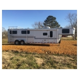 2002 Silver Star 4 horse living quarters 