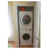 Stack washer / dryer