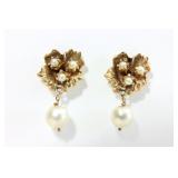 Lot 208: Pair 14K Yellow Gold Earrings with Foliate Design 