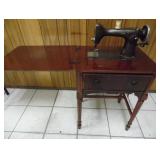 Vintage New Home Sewing Machine 