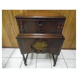 Vintage 1929 Day-Fan Tube Radio & Speaker - current bid $10