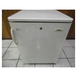 Working Summit 7 cu ft Refrigerator - current bid $10