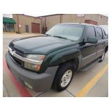 2002 Chevy Avalanche Z71 4x4 Truck - Runs - current bid $950