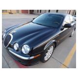 2000 Jaguar S-Type 4.0L V8 - Runs - current bid $900