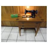 Working Vintage 1950s Deluxe Sewing Machine - current bid $50