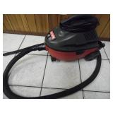 Working Craftsman 4-Gallon Shop Vac - current bid $15