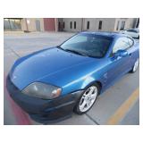 2005 Hyundai Tiburon GT - Runs - current bid $550