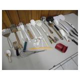 Group of Kitchen Utinsels - current bid $10