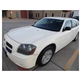 2005 Dodge Magnum SE - Runs - current bid $800