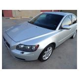 2007 Volvo S40 2.4L - Runs - current bid $800