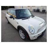 2006 Mini Cooper Sport 98k miles - Runs - current bid $1200
