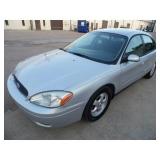 2007 Ford Taurus - runs and drives - Current bid $300