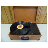 Like New Crosley Turntable with Speakers