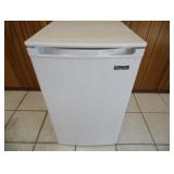 Like New Magic Chef 4.4 cu ft Refrigerator