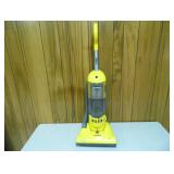 Working Eureka Uno Bagless Vacuum Cleaner 