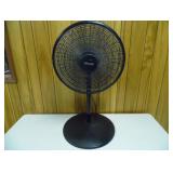 Working Lasko Pedestal Oscillating Fan