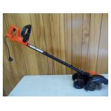 Working Black and Decker Edger
