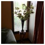 Stand & Vase