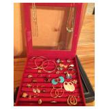 Assorted jewelry