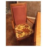 Dinette captain chair
