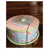 Cute Tin cake carrier