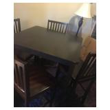 Pub table/chairs