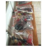 Assorted kitchen items