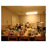 Assorted kitchenware 