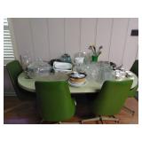 Vintage dinette table/chairs