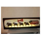 A Second Look In WOODHAVEN-BUDWEISER CLYDESDALE Huge Bar Light!
