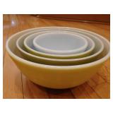 Pyrex Nesting Bowl Set