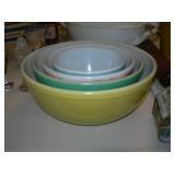 Pyrex Nesting Bowls