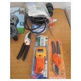 ASSORTED LAWN CARE TOOL LOT