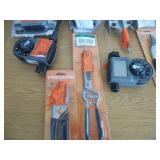 ASSORTED LAWN CARE TOOL LOT
