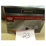 Defiant 180° White Solar Powered Motion LED Security Light with Battery Backupin good conditions
