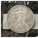 2009 AMERICAN SILVER EAGLE 1 TROY OZ. .999 FINE SILVER DOLLAR