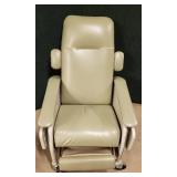 Retails New $1500 - Lumex Mobile Deluxe Clinic Patient Care Recliner Patient Geri Chair Ultimate Wide Comfort - With Side Tables Clinical Care Recliner Taupe - Excellent Condition!